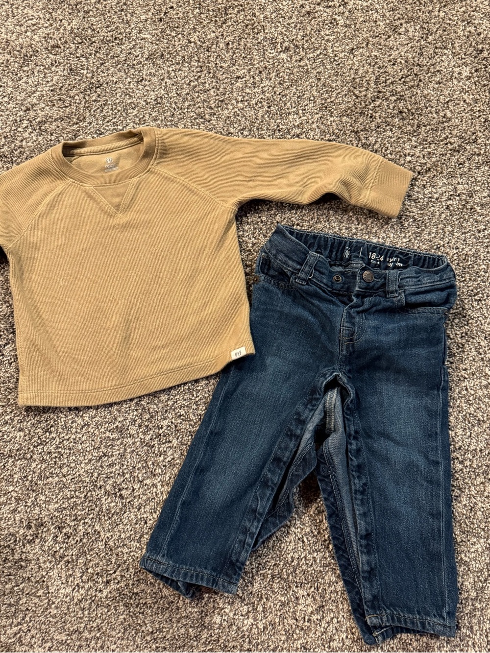 GAP Toddler Tan Pullover & Dark Blue Denim Jeans Set